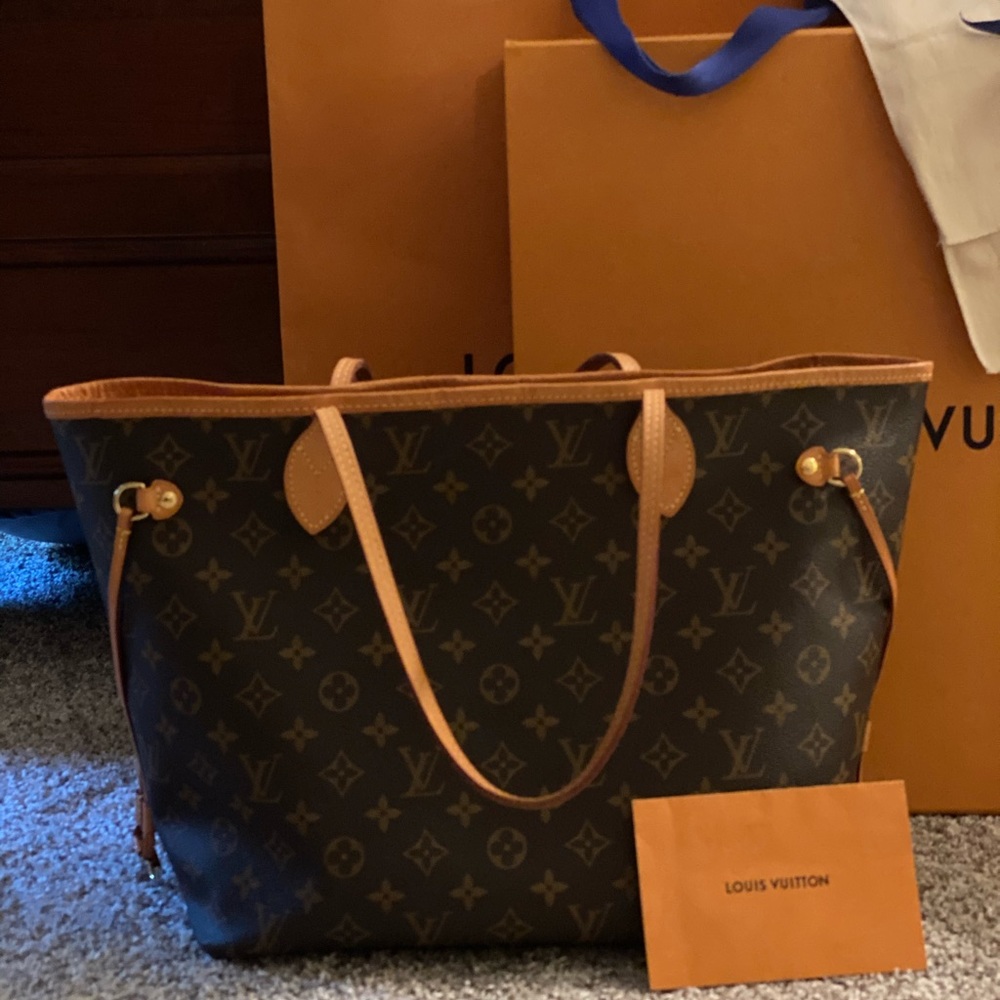 Louis Vuitton Neverfull Tote